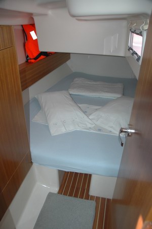 Rear port cabin