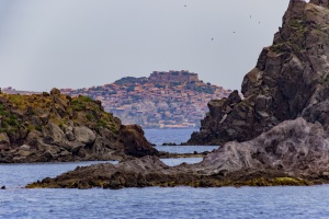 Molivos ...on the rocks